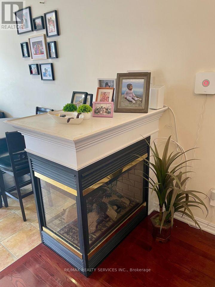 76 Seahorse ( Upper Unit ) Avenue, Brampton, Ontario  L6V 4N8 - Photo 9 - W12683494