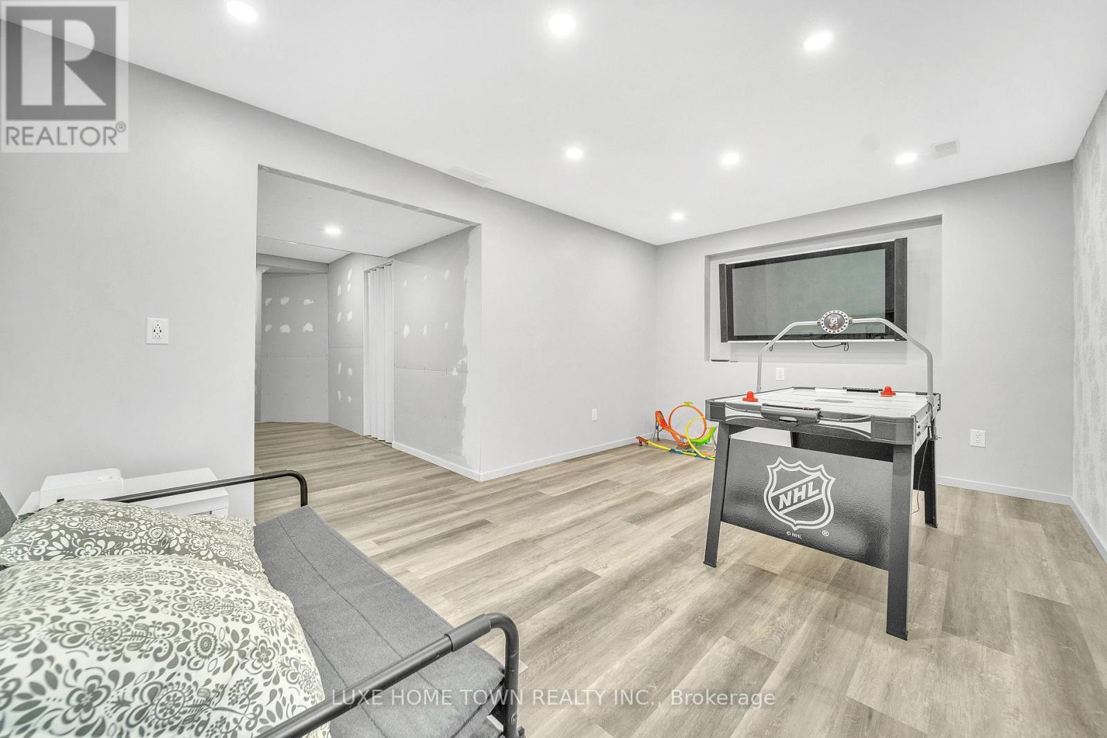 68 - 77 Westminster Crescent, Centre Wellington, Ontario  N1M 0C4 - Photo 33 - X12683470