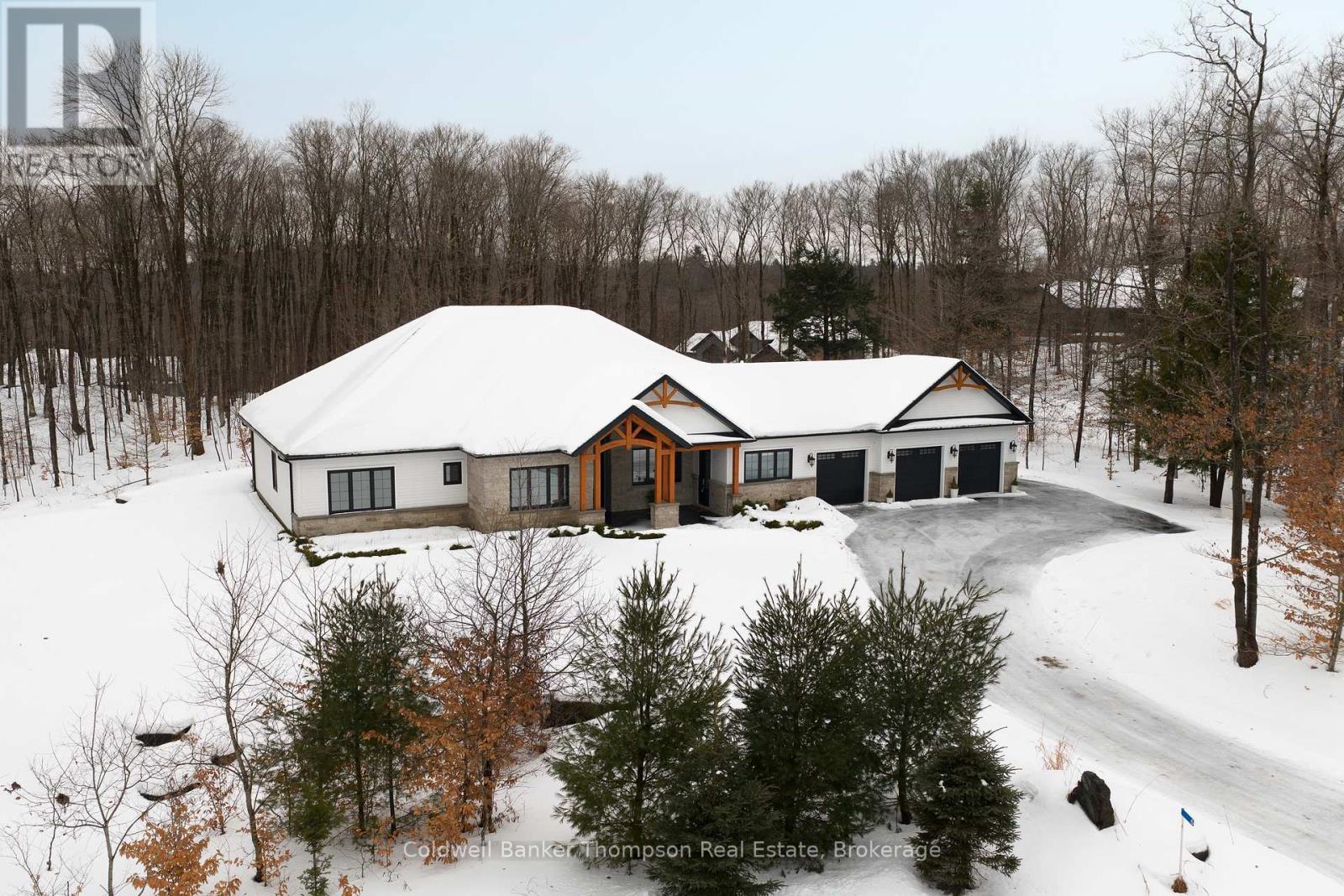 6 Royal Oak Crescent, Huntsville, Ontario  P1H 0A8 - Photo 1 - X12683510