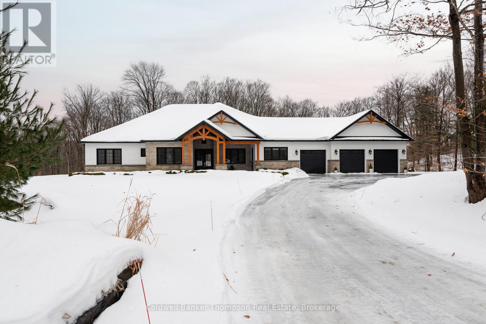 6 Royal Oak Crescent, Huntsville, Ontario  P1H 0A8 - Photo 2 - X12683510