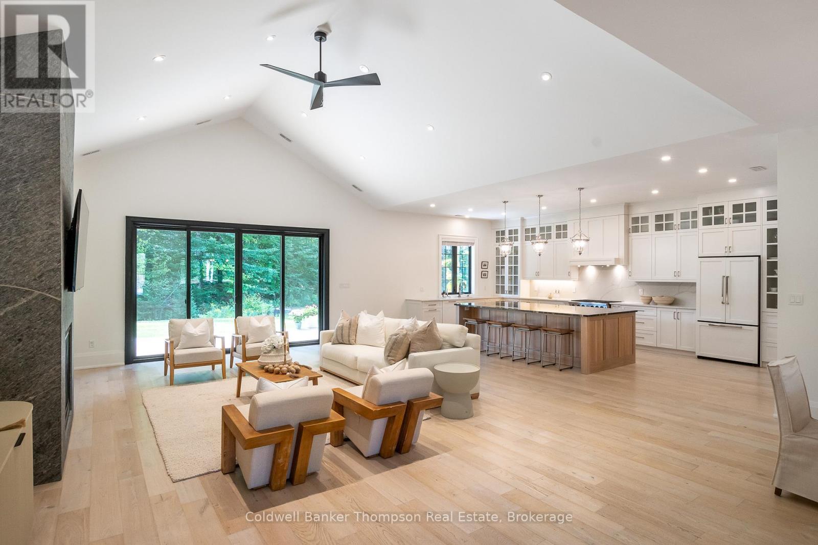 6 Royal Oak Crescent, Huntsville, Ontario  P1H 0A8 - Photo 3 - X12683510