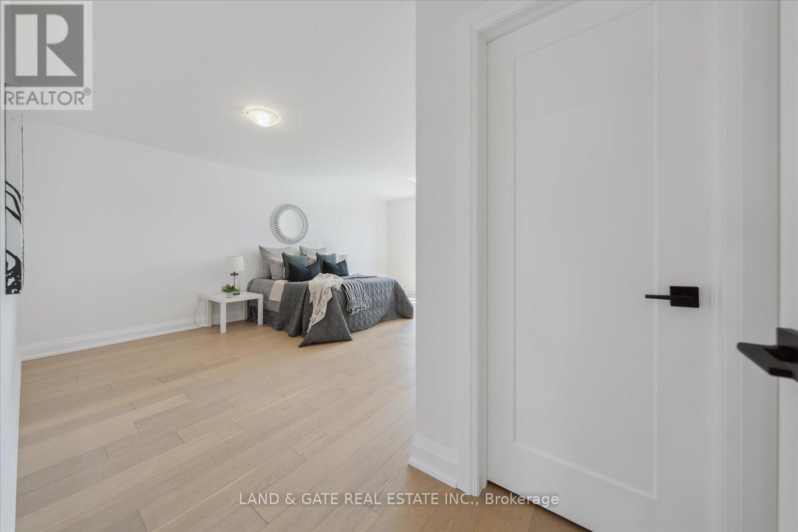 985 Queensdale Avenue, Oshawa, Ontario  L1H 1H4 - Photo 32 - E12683514