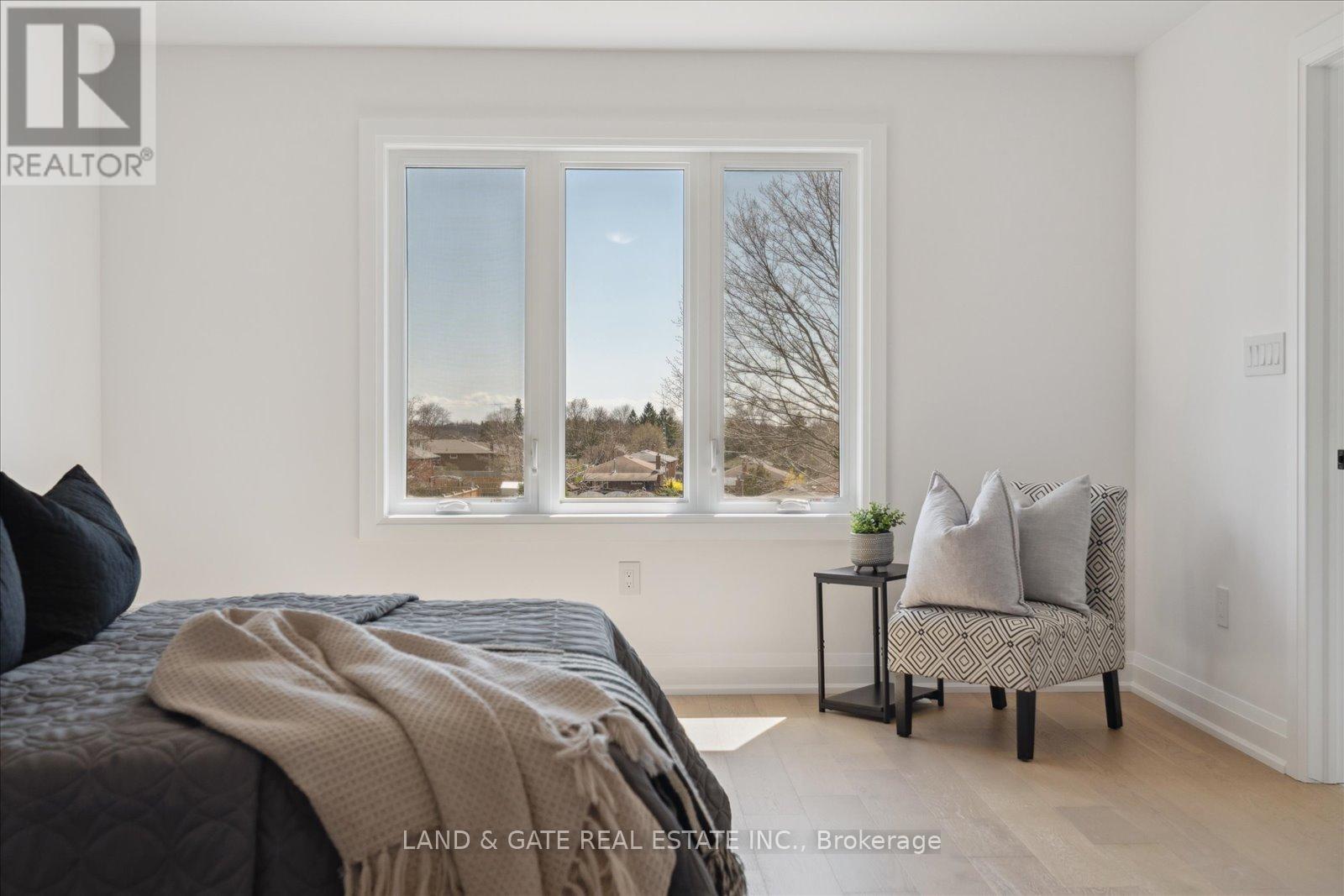 985 Queensdale Avenue, Oshawa, Ontario  L1H 1H4 - Photo 34 - E12683514