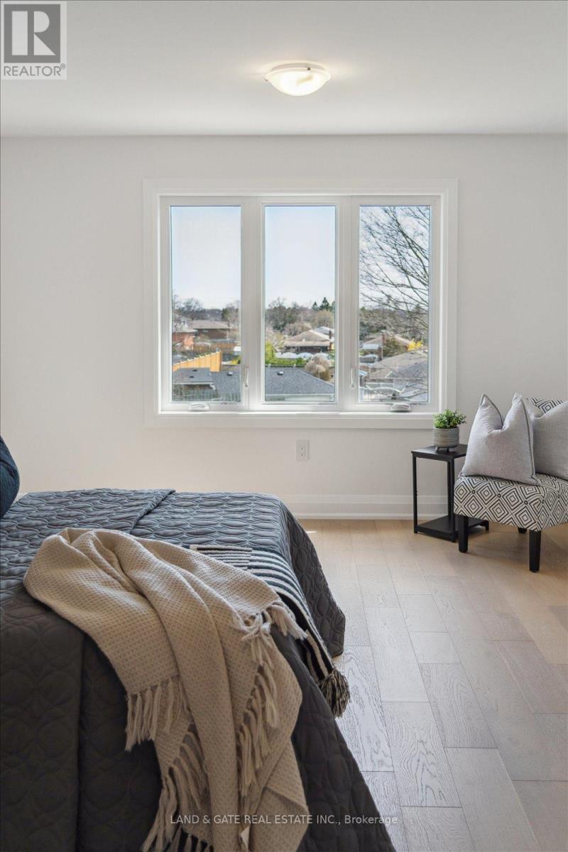 985 Queensdale Avenue, Oshawa, Ontario  L1H 1H4 - Photo 36 - E12683514