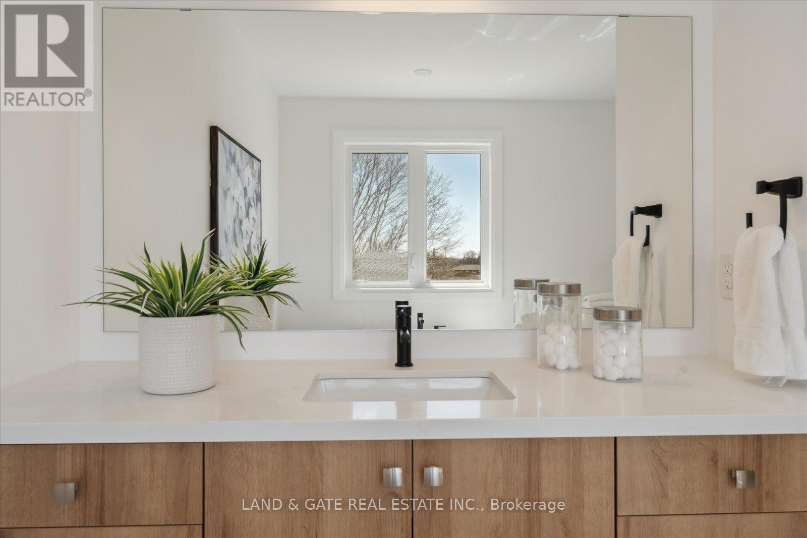 985 Queensdale Avenue, Oshawa, Ontario  L1H 1H4 - Photo 44 - E12683514