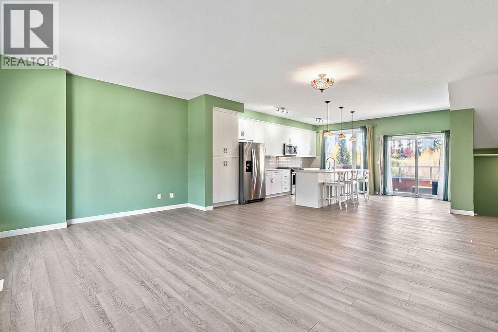 135 Shawnee Common Sw, Calgary, Alberta  T2Y 0P9 - Photo 14 - A2263974