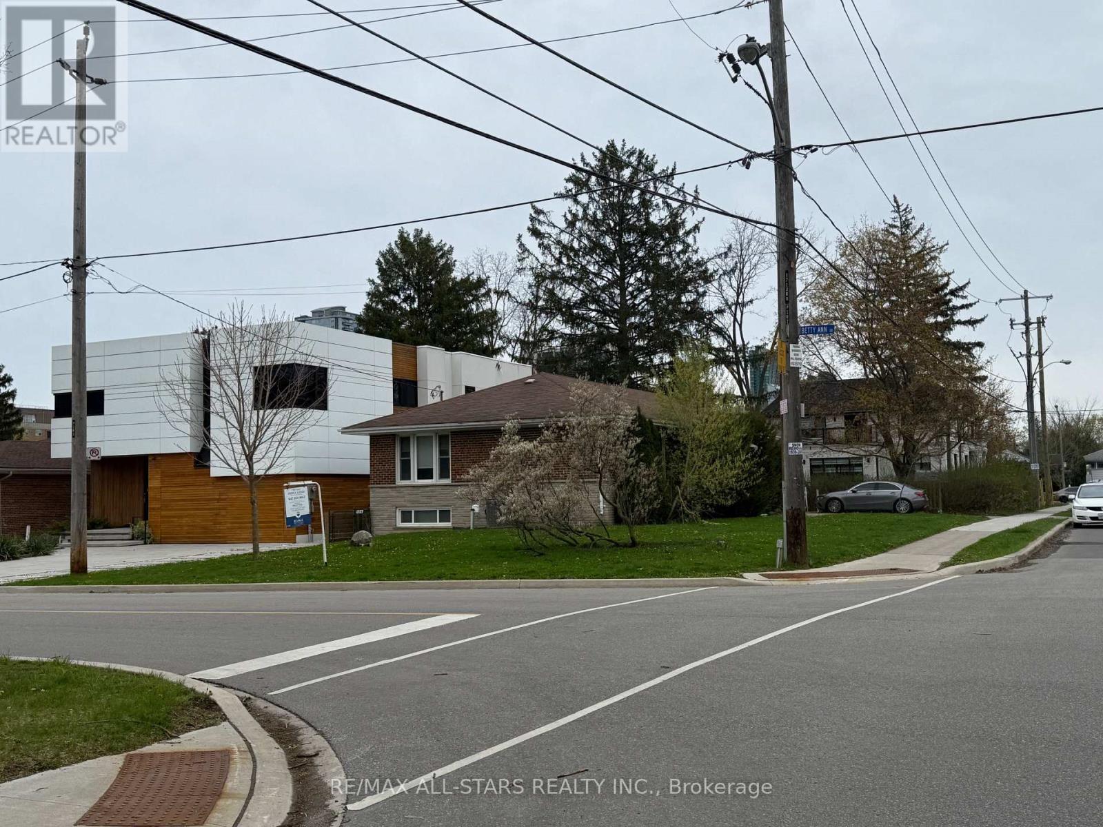 105 Betty Ann Drive, Toronto, Ontario  M2N 1X1 - Photo 23 - C12683520