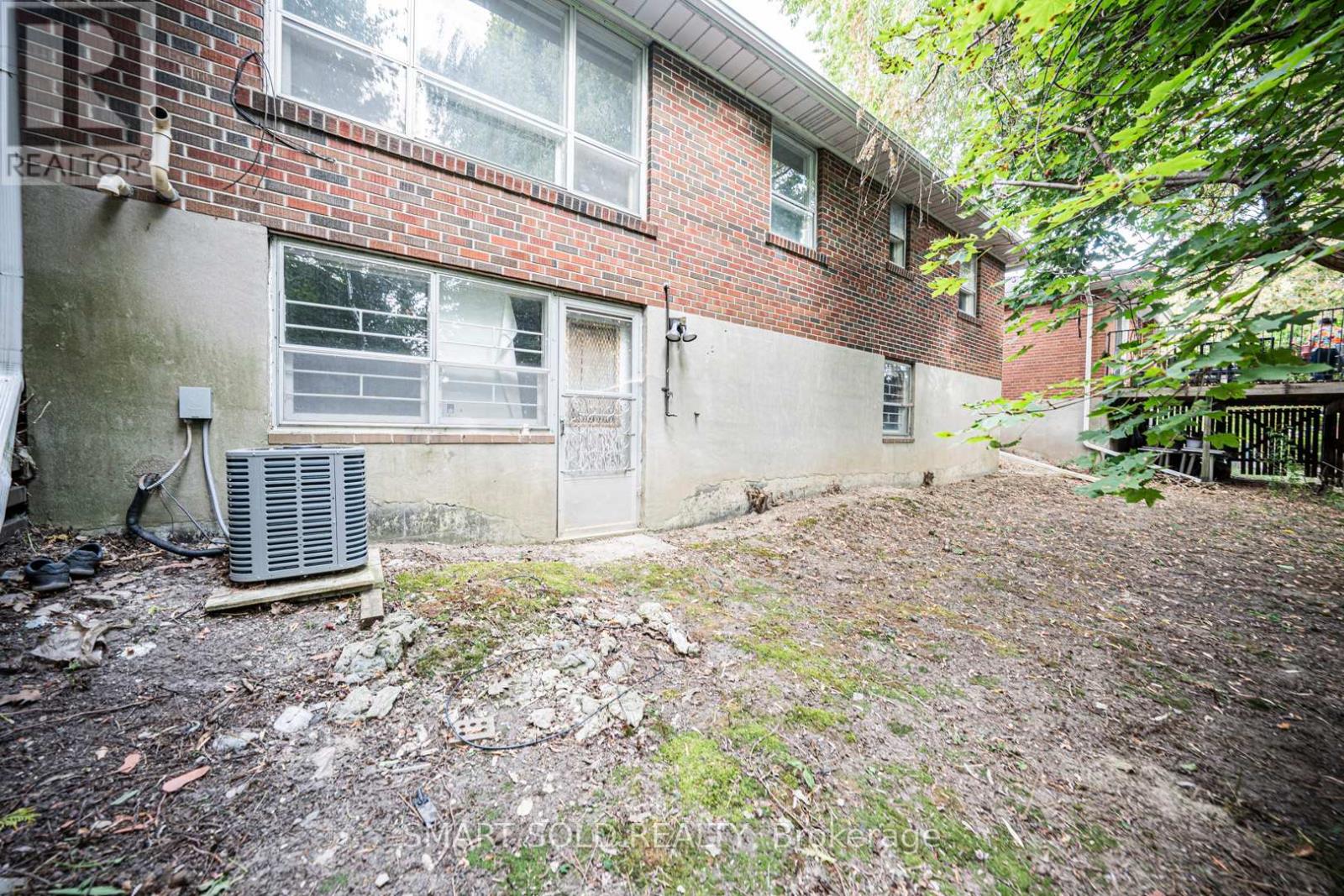 81 Maxome Avenue, Toronto, Ontario  M2M 3K2 - Photo 23 - C12683526