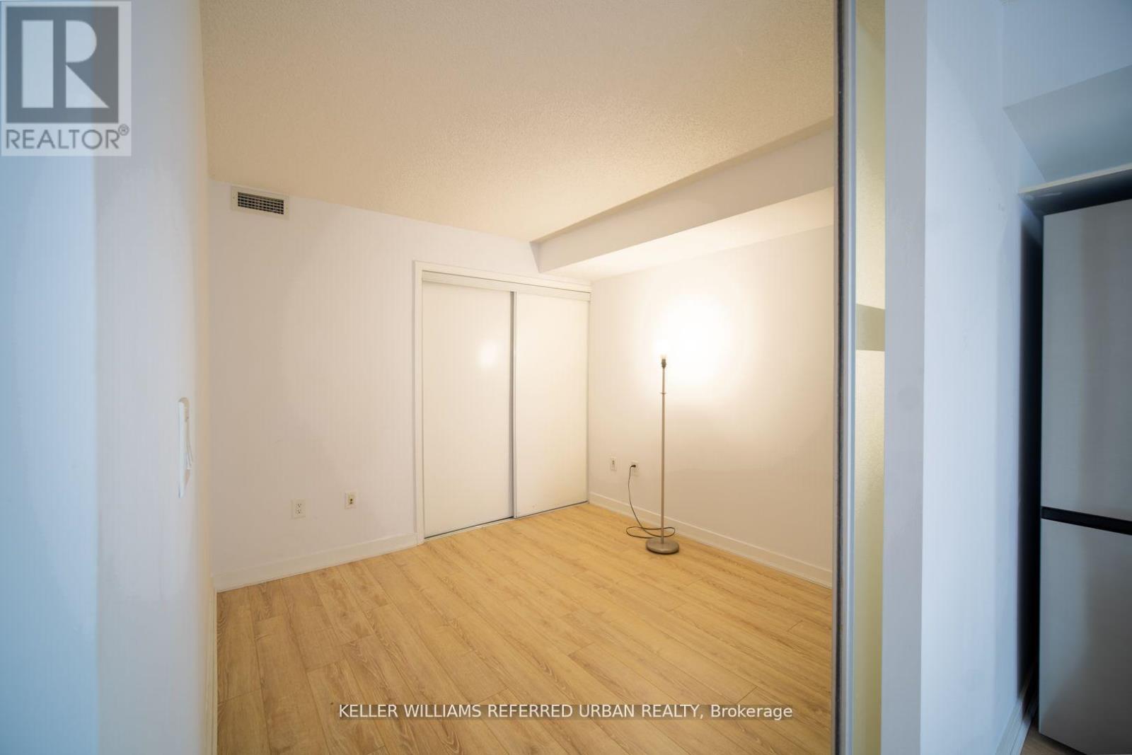 609 - 4k Spadina E, Toronto, Ontario  M5V 3Y9 - Photo 7 - C12683554