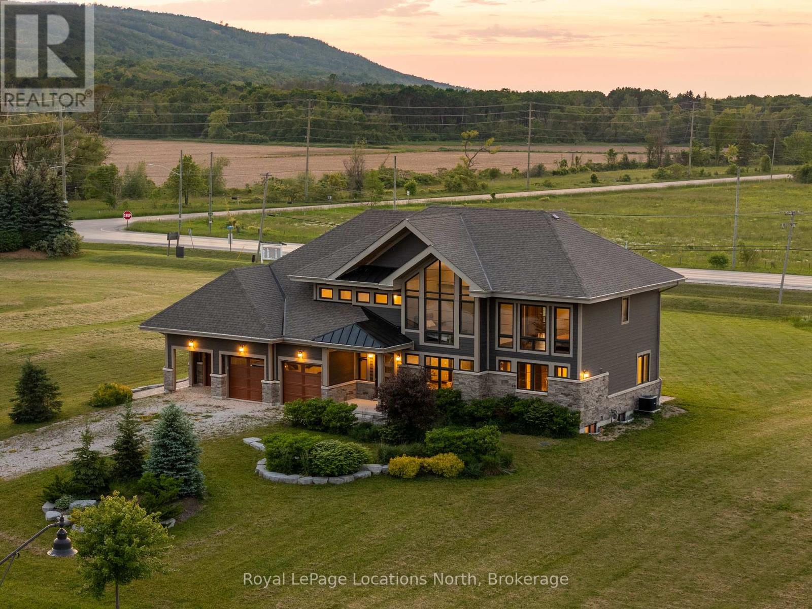 11 WINDROSE VALLEY BOULEVARD, Clearview, Ontario