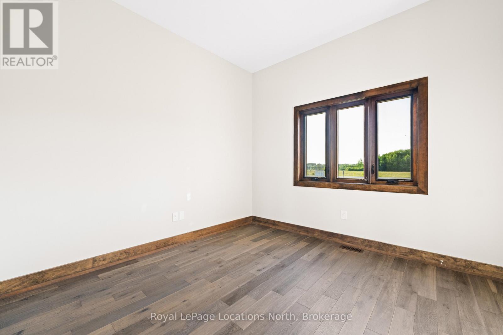 11 Windrose Valley Boulevard, Clearview, Ontario  L9Y 0K2 - Photo 7 - S12655490