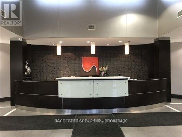 702 - 73 King William Crescent, Richmond Hill, Ontario  L4B 0C2 - Photo 2 - N12683530