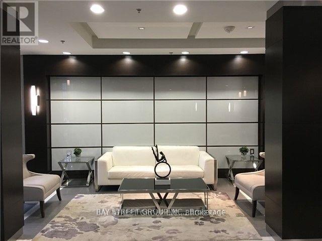 702 - 73 King William Crescent, Richmond Hill, Ontario  L4B 0C2 - Photo 3 - N12683530