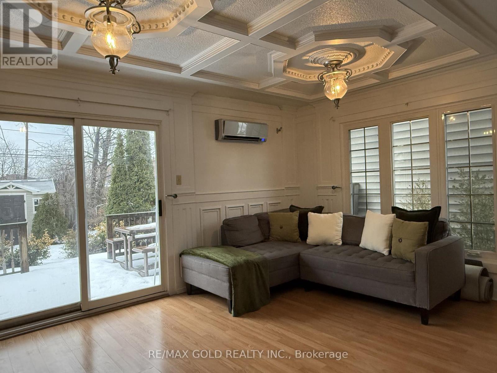 3 Hemlark Court, Brampton, Ontario  L6S 2B7 - Photo 7 - W12667948