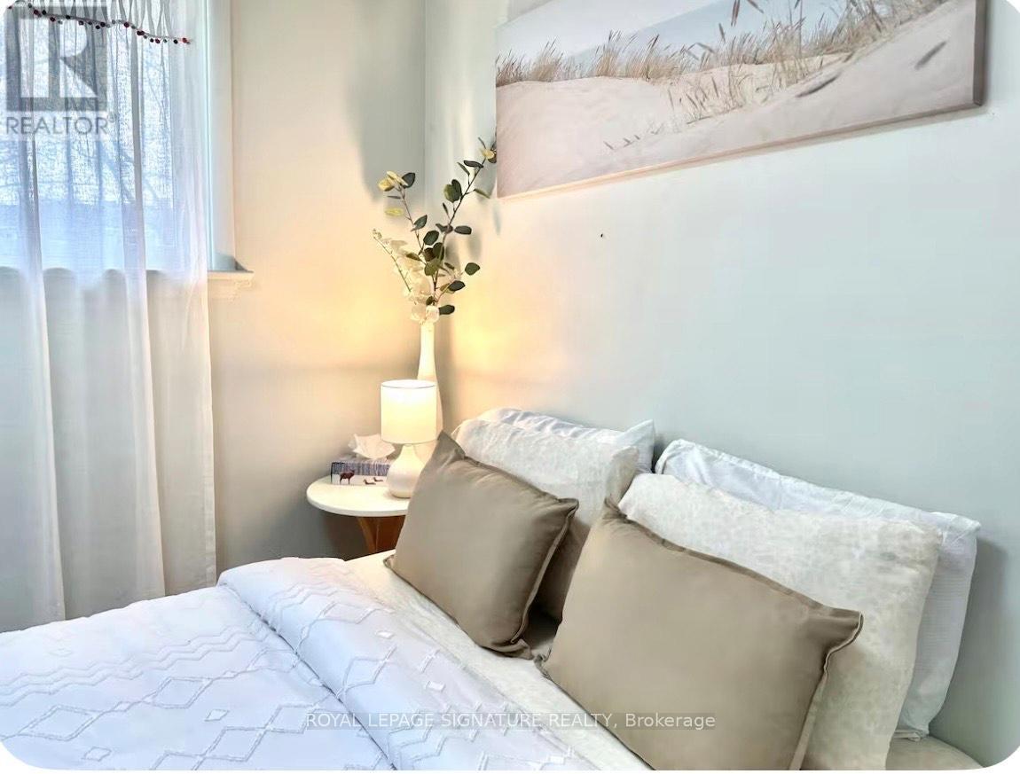 1350 Rebecca Street, Oakville, Ontario  L6L 1Z4 - Photo 9 - W12672052