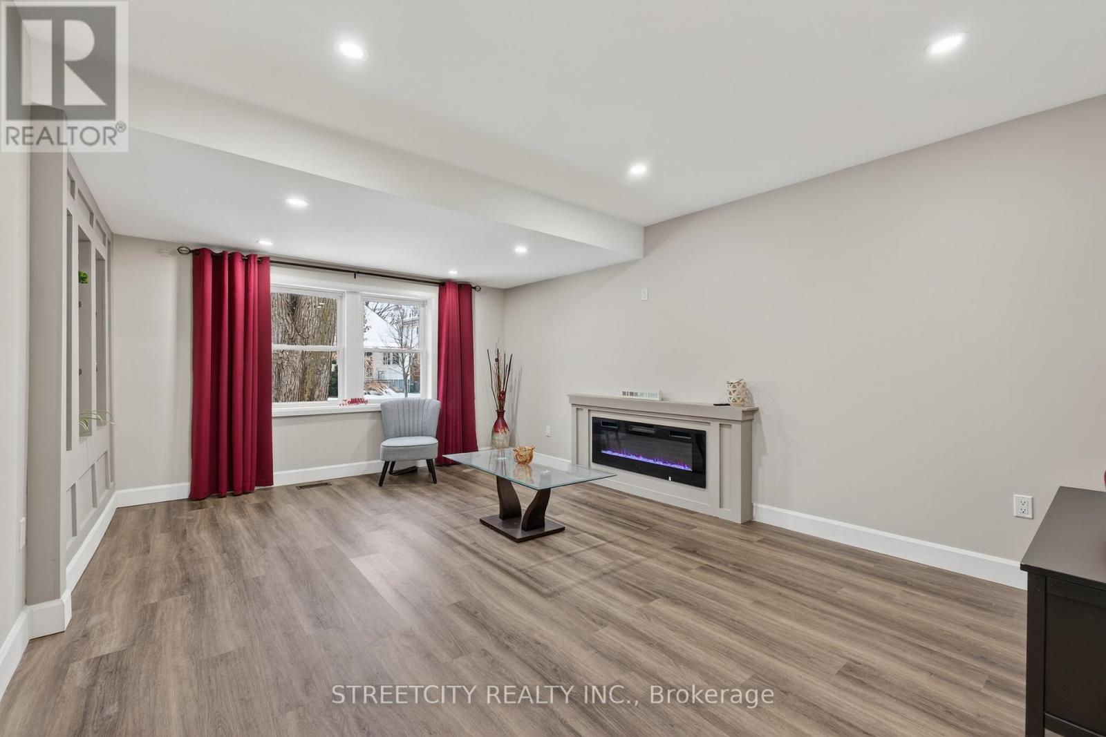 Photo 8 of 34 for 7 Forbes Street