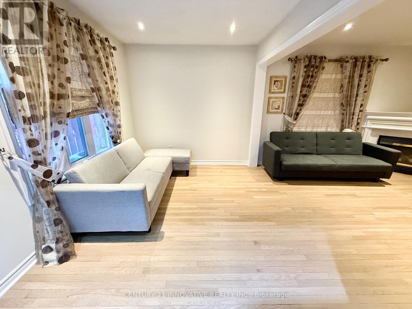 920 Mandolin Place, Mississauga, Ontario  L5W 1S3 - Photo 10 - W12683528