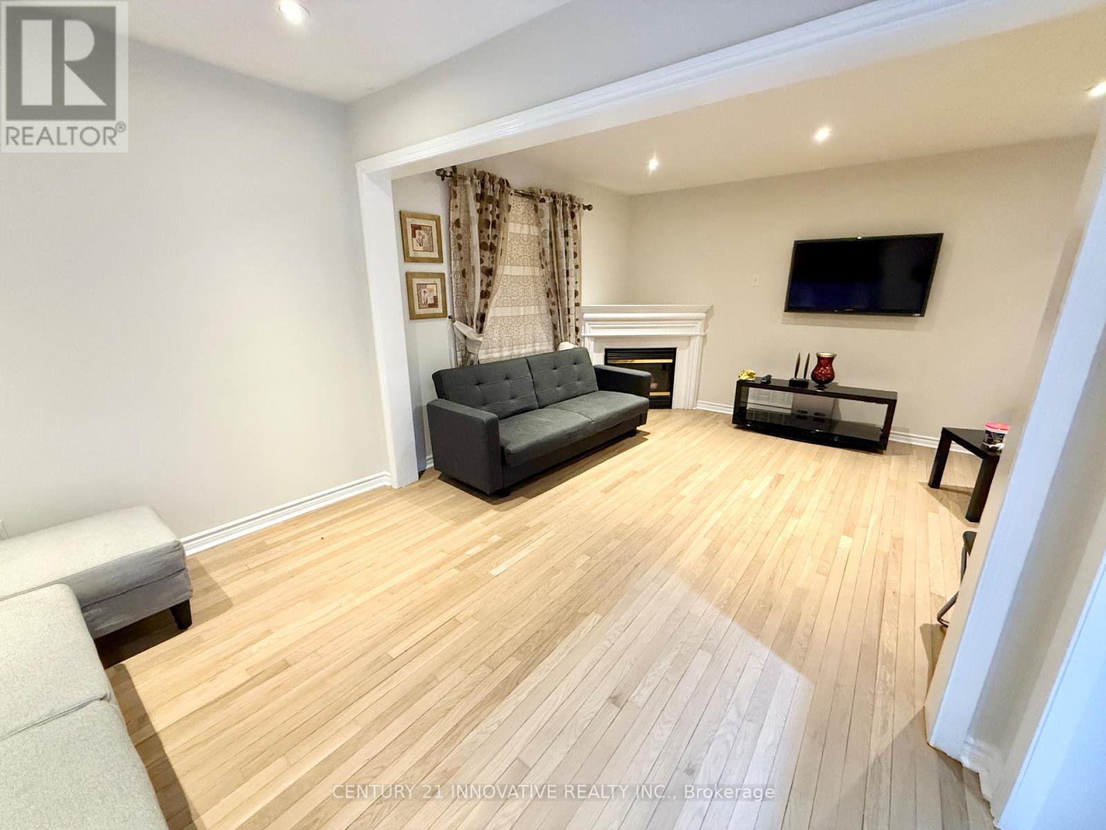 920 Mandolin Place, Mississauga, Ontario  L5W 1S3 - Photo 11 - W12683528