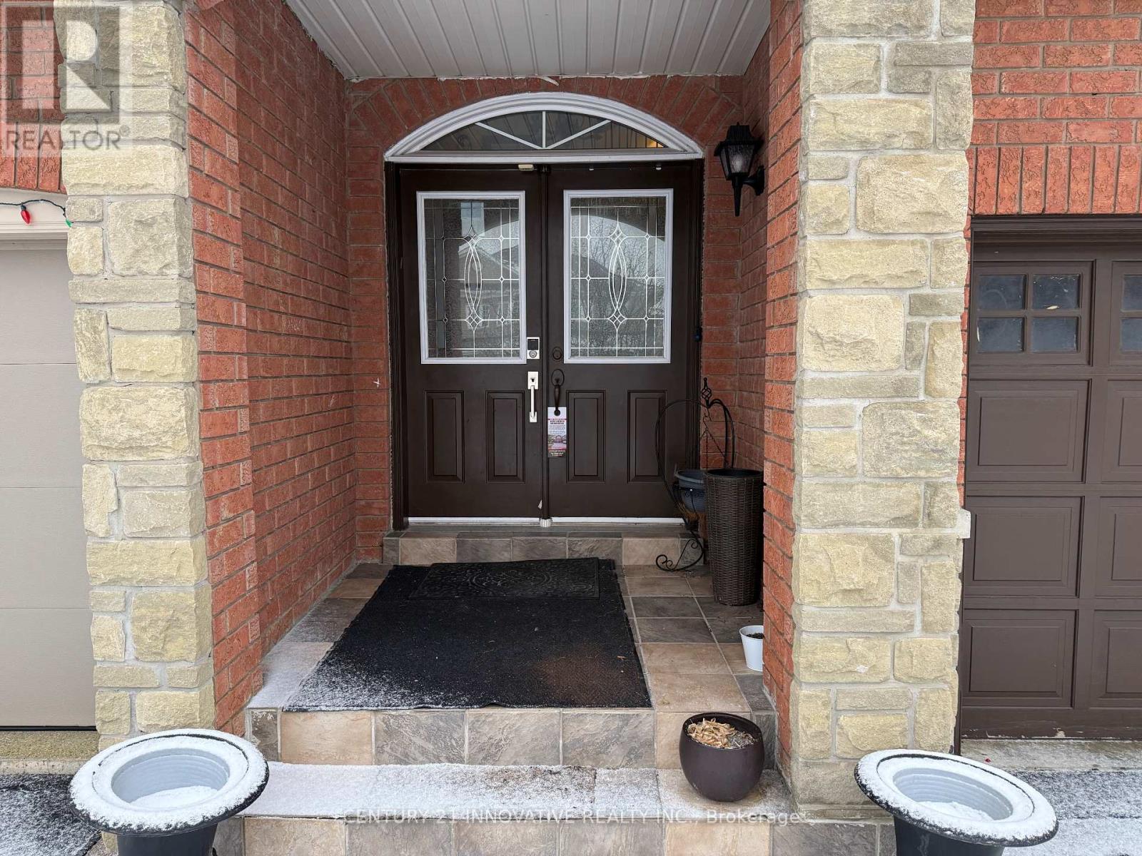 920 Mandolin Place, Mississauga, Ontario  L5W 1S3 - Photo 3 - W12683528