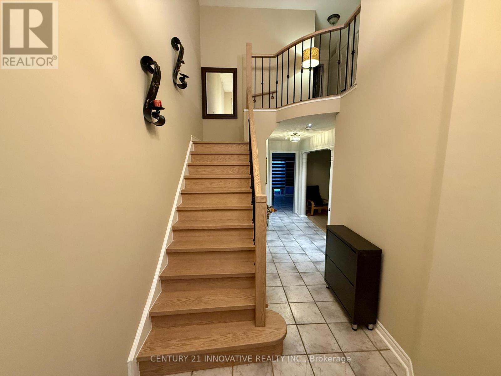 920 Mandolin Place, Mississauga, Ontario  L5W 1S3 - Photo 4 - W12683528