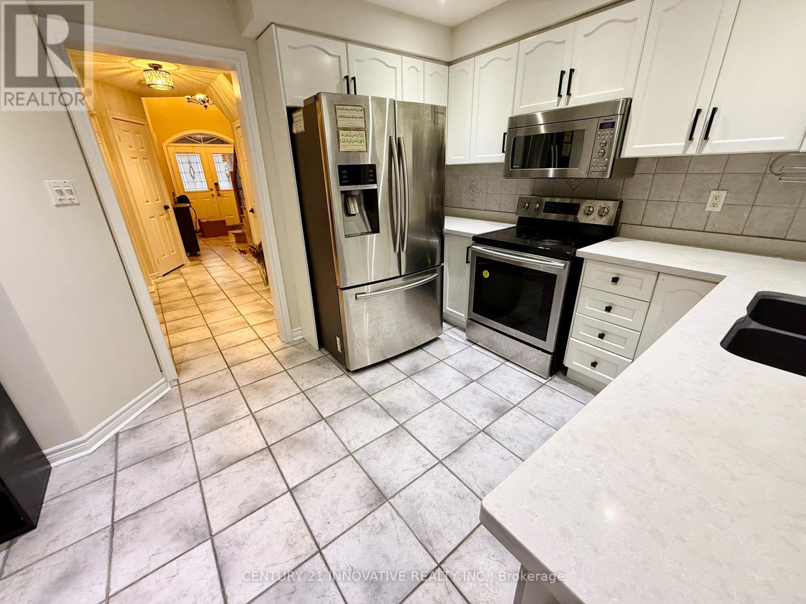 920 Mandolin Place, Mississauga, Ontario  L5W 1S3 - Photo 9 - W12683528