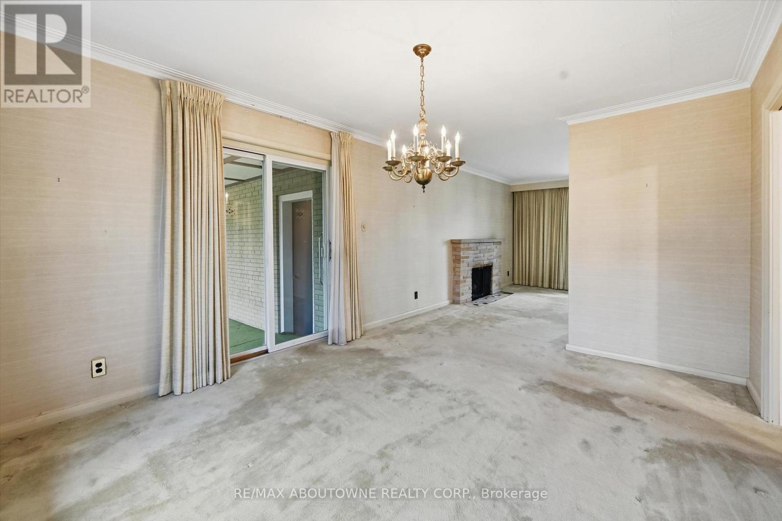 1087 Linbrook Road, Oakville, Ontario  L6J 2L2 - Photo 10 - W12683532