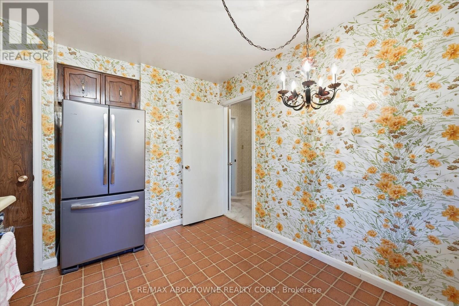 1087 Linbrook Road, Oakville, Ontario  L6J 2L2 - Photo 16 - W12683532