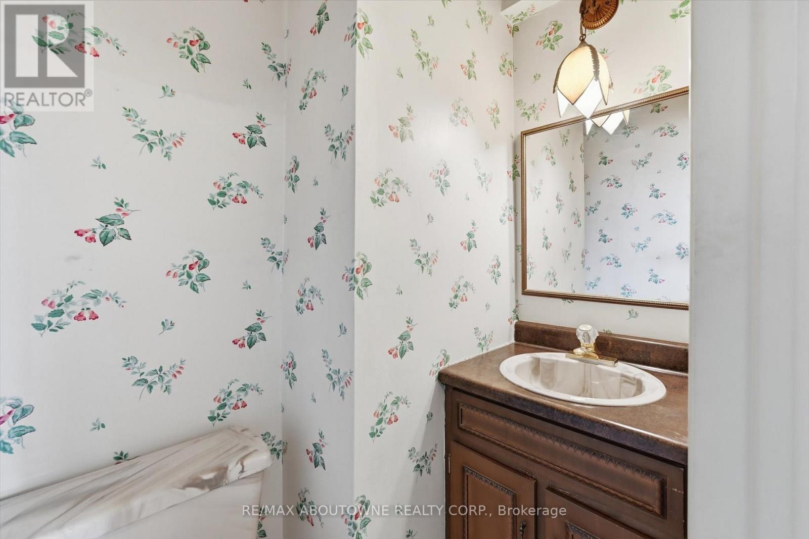 1087 Linbrook Road, Oakville, Ontario  L6J 2L2 - Photo 23 - W12683532