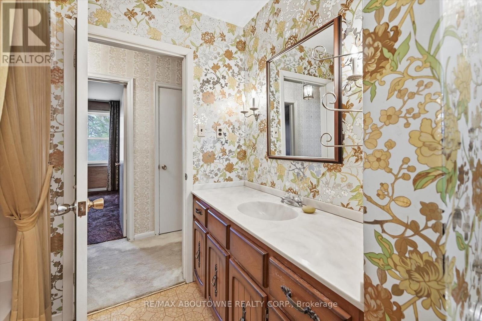 1087 Linbrook Road, Oakville, Ontario  L6J 2L2 - Photo 30 - W12683532