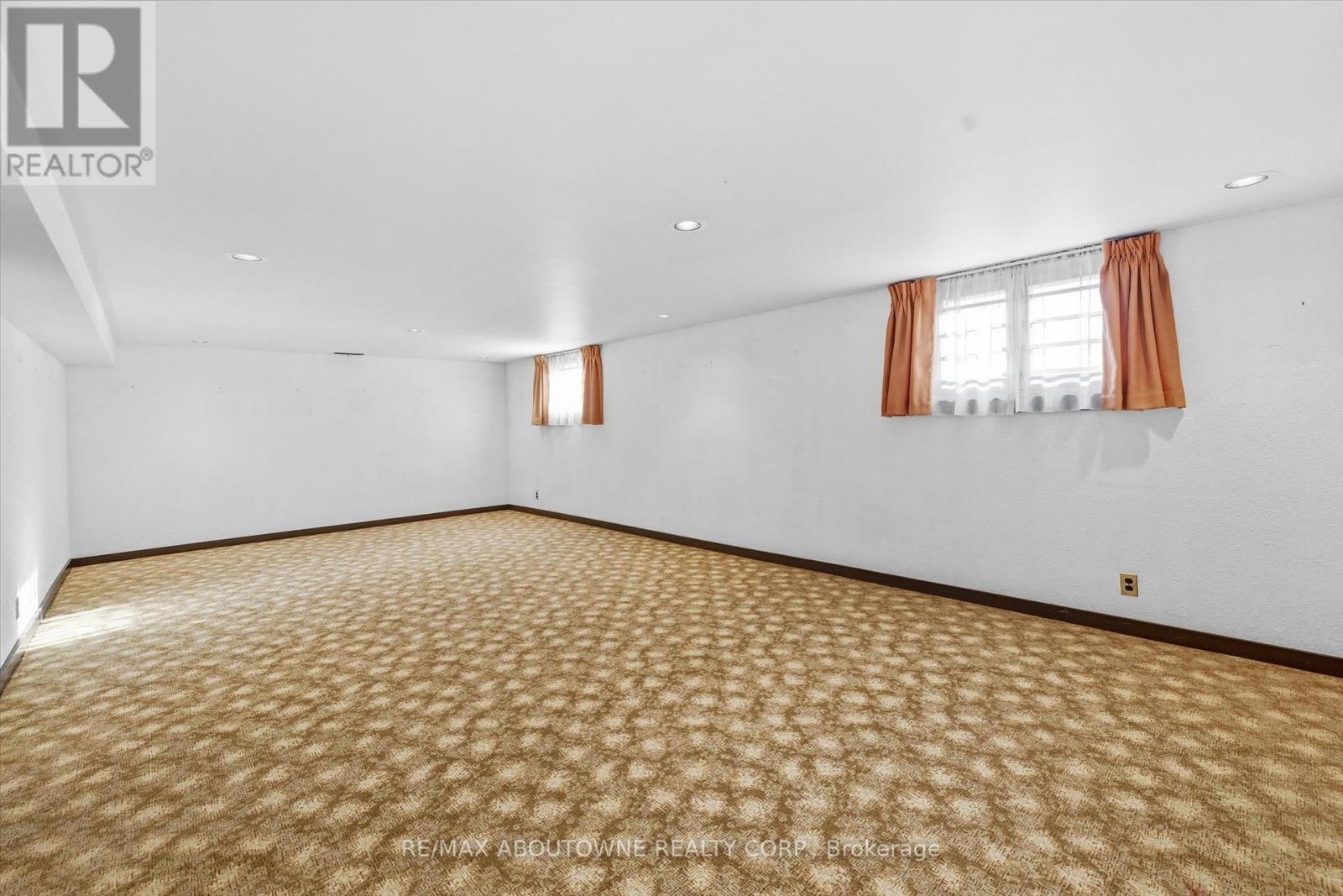 1087 Linbrook Road, Oakville, Ontario  L6J 2L2 - Photo 32 - W12683532