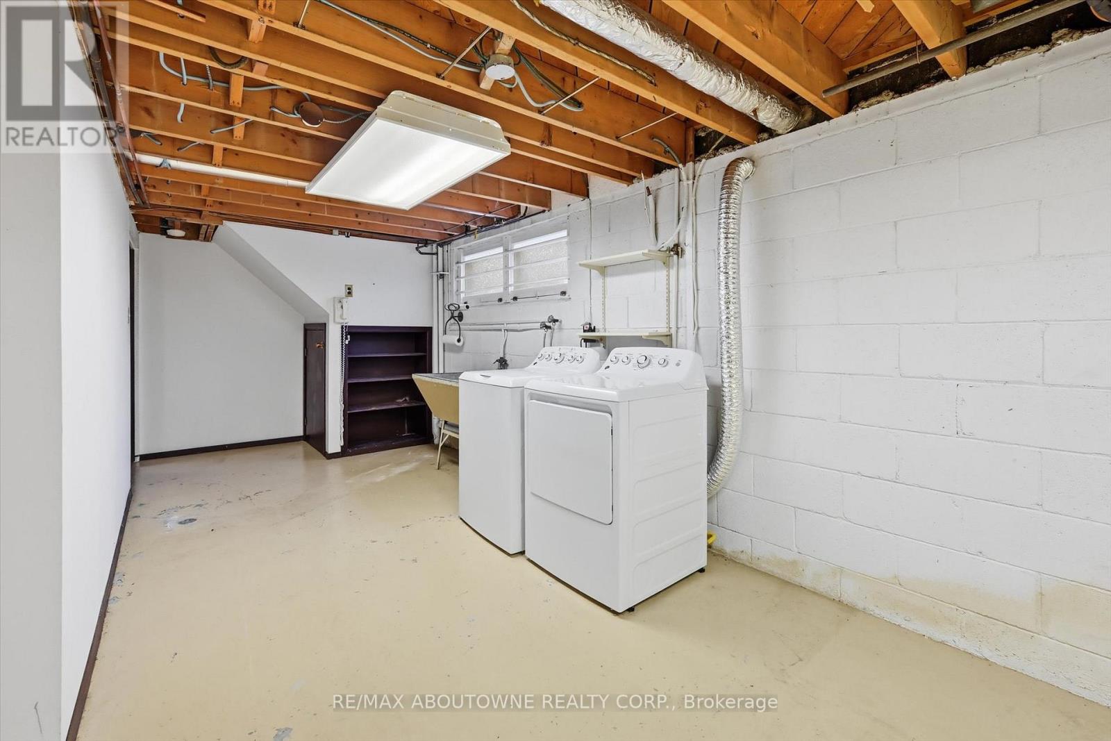 1087 Linbrook Road, Oakville, Ontario  L6J 2L2 - Photo 35 - W12683532