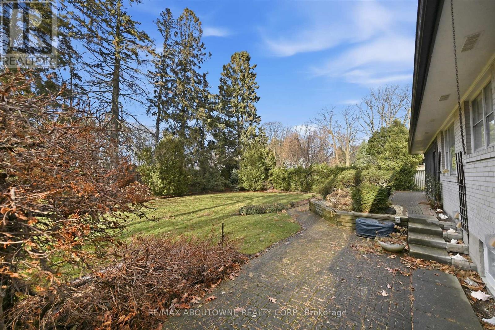 1087 Linbrook Road, Oakville, Ontario  L6J 2L2 - Photo 41 - W12683532