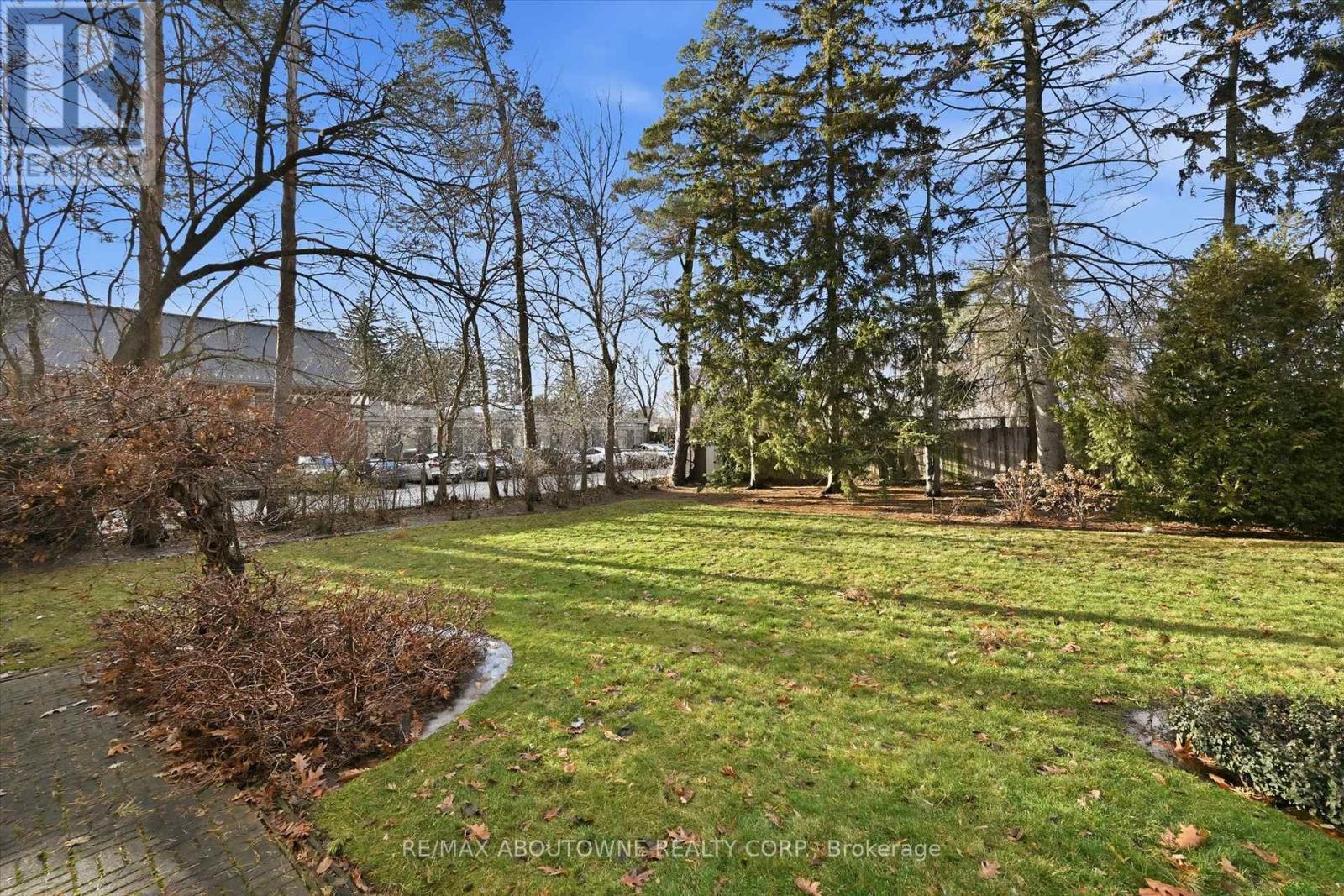 1087 Linbrook Road, Oakville, Ontario  L6J 2L2 - Photo 42 - W12683532