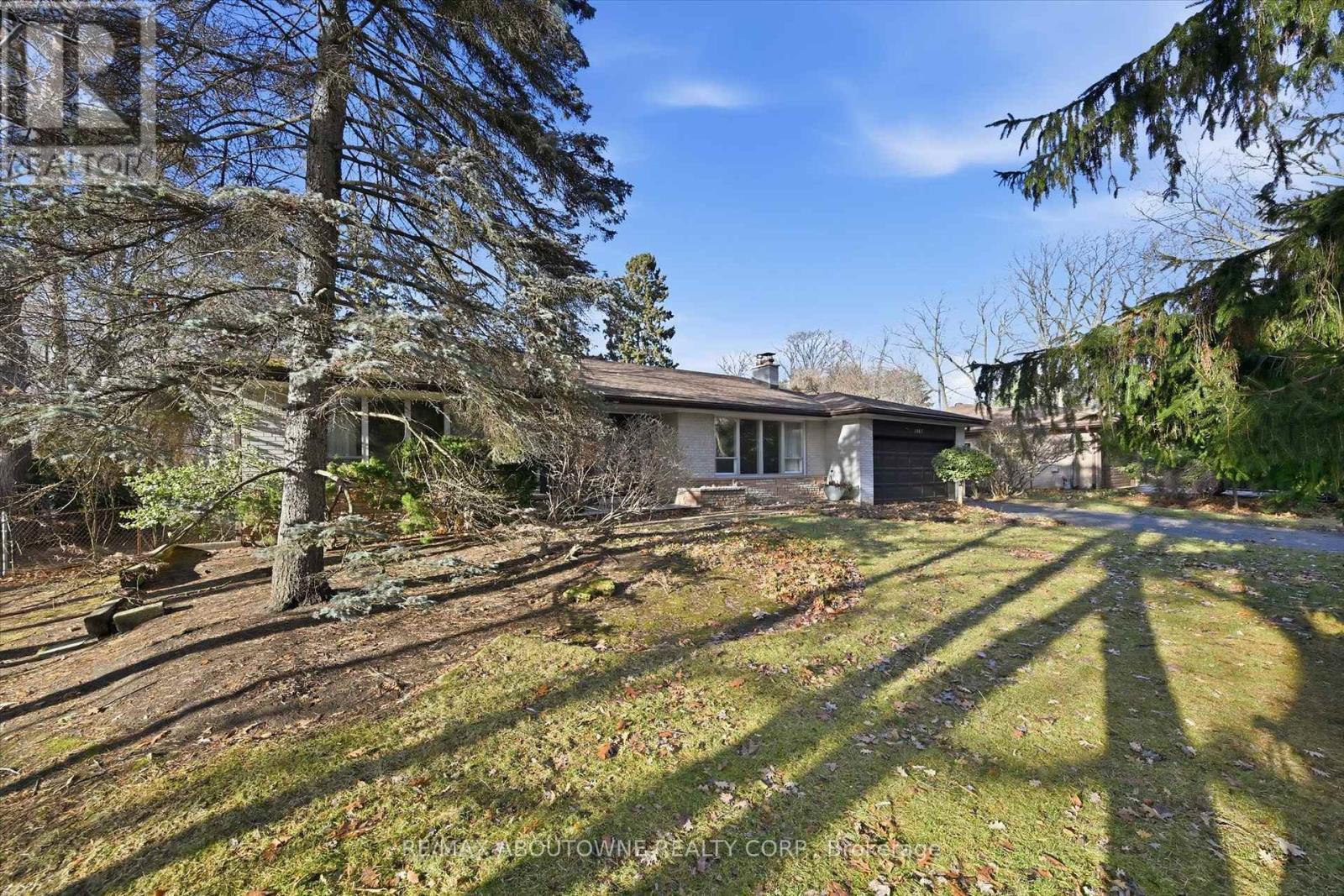 1087 Linbrook Road, Oakville, Ontario  L6J 2L2 - Photo 45 - W12683532