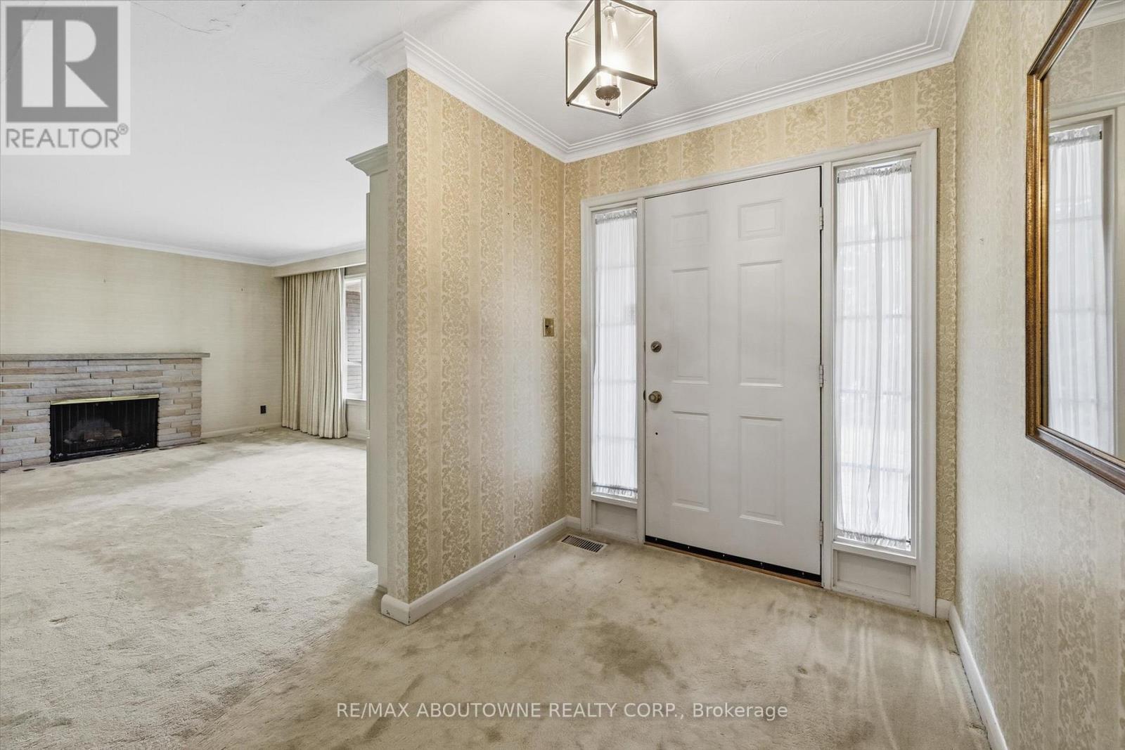 1087 Linbrook Road, Oakville, Ontario  L6J 2L2 - Photo 5 - W12683532