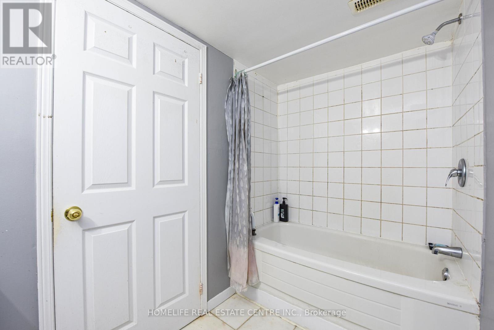 48 Northwood Drive, Brampton, Ontario  L6X 2L2 - Photo 41 - W12683570