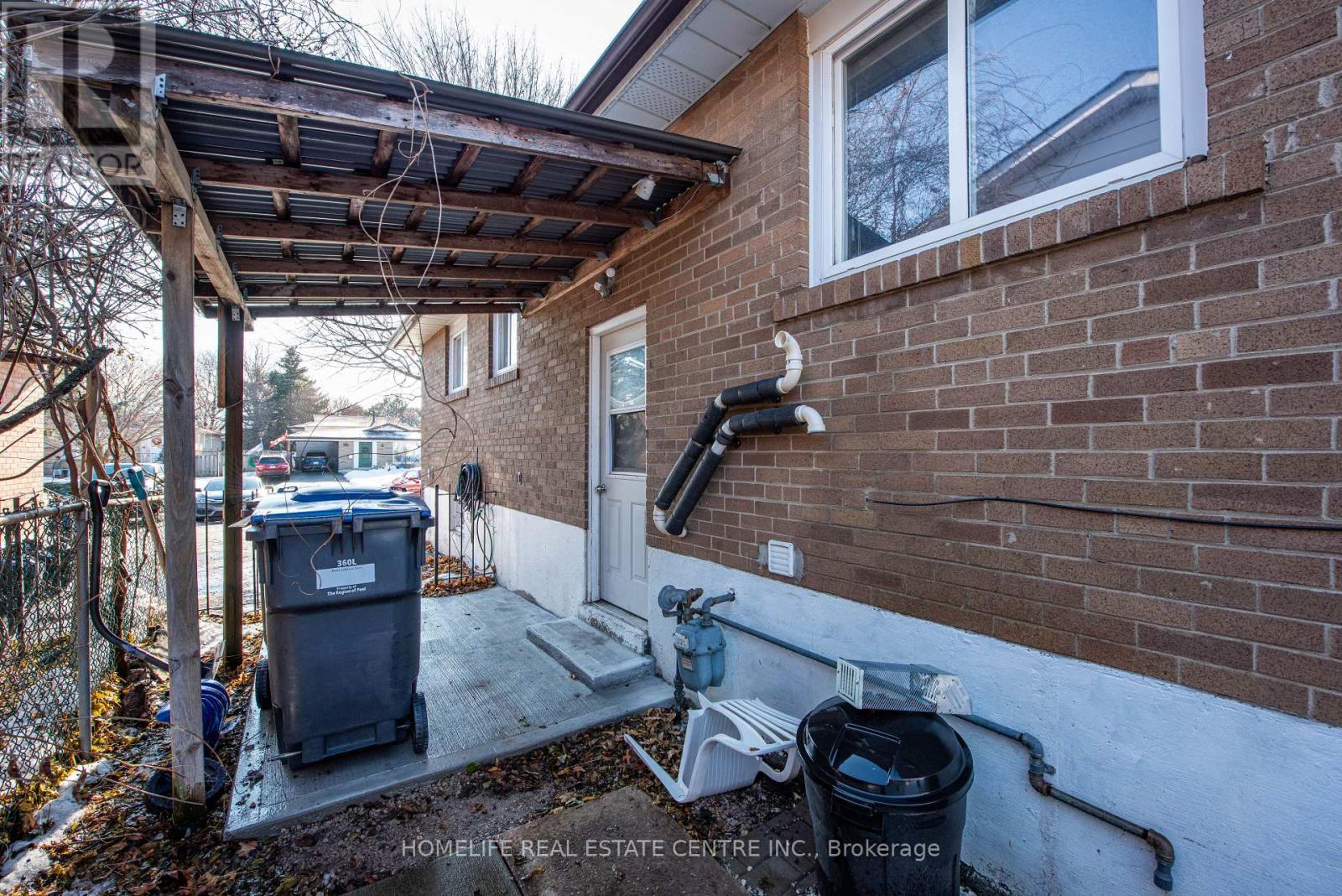 48 Northwood Drive, Brampton, Ontario  L6X 2L2 - Photo 44 - W12683570