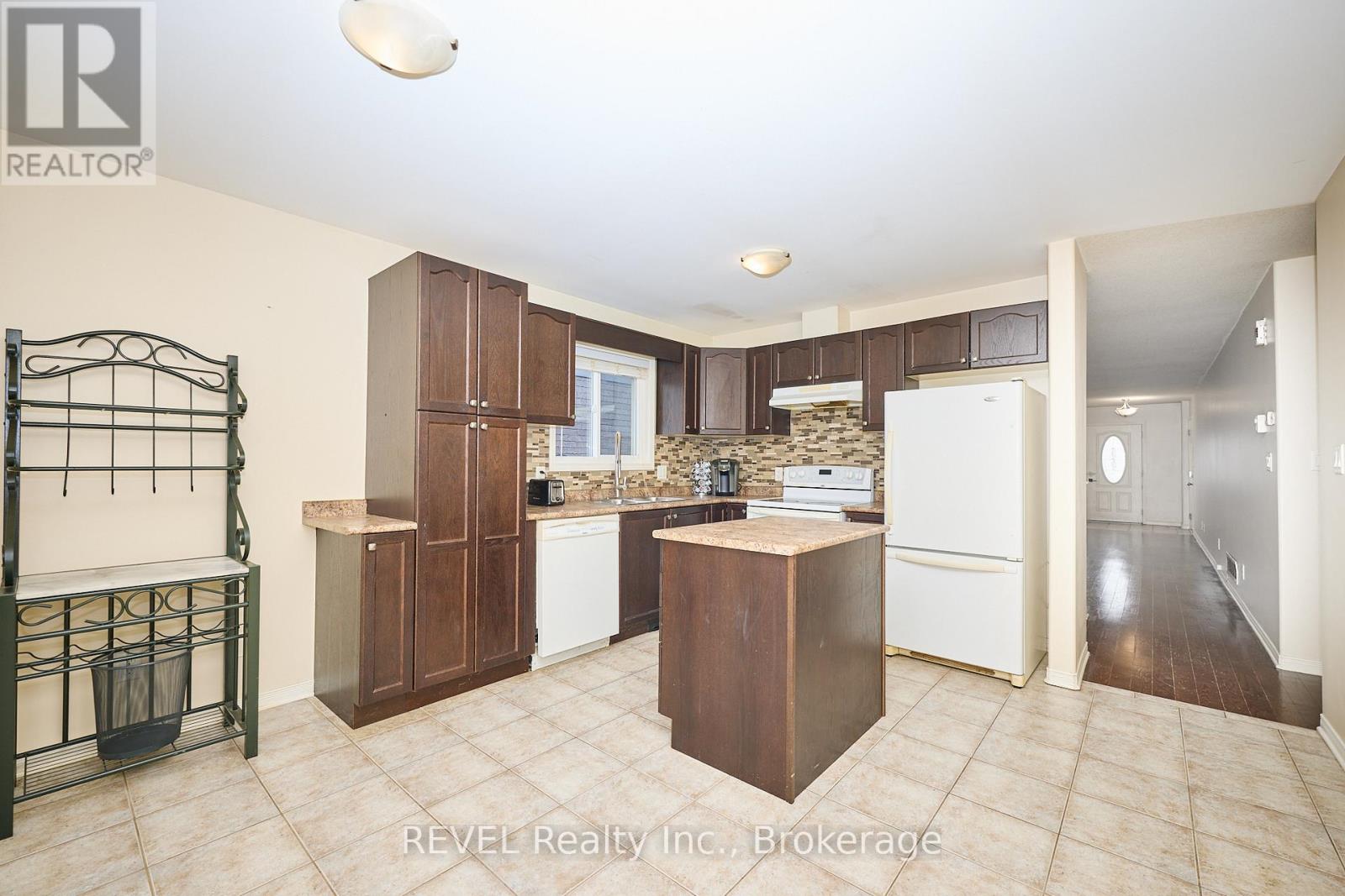 104 Tuliptree Road, Thorold, Ontario  L2V 0A5 - Photo 7 - X12683306