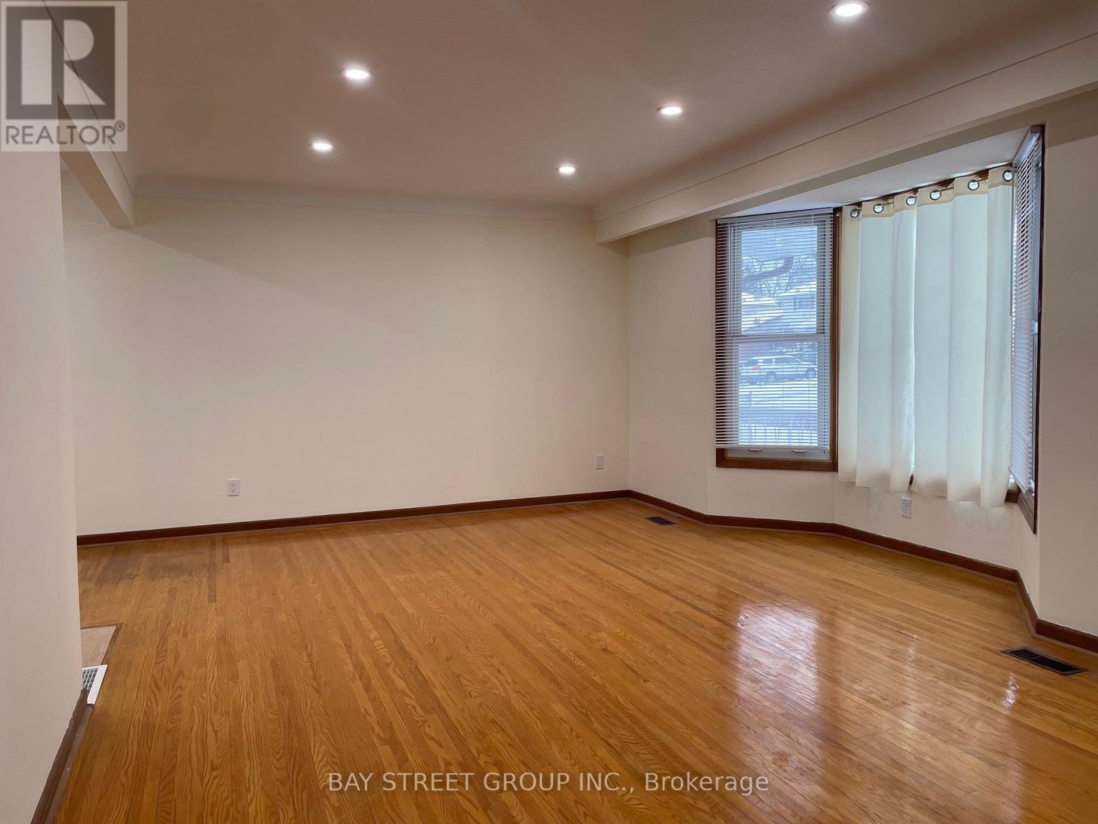 6826 Stokes Street N, Niagara Falls, Ontario  L2G 2H3 - Photo 11 - X12683542