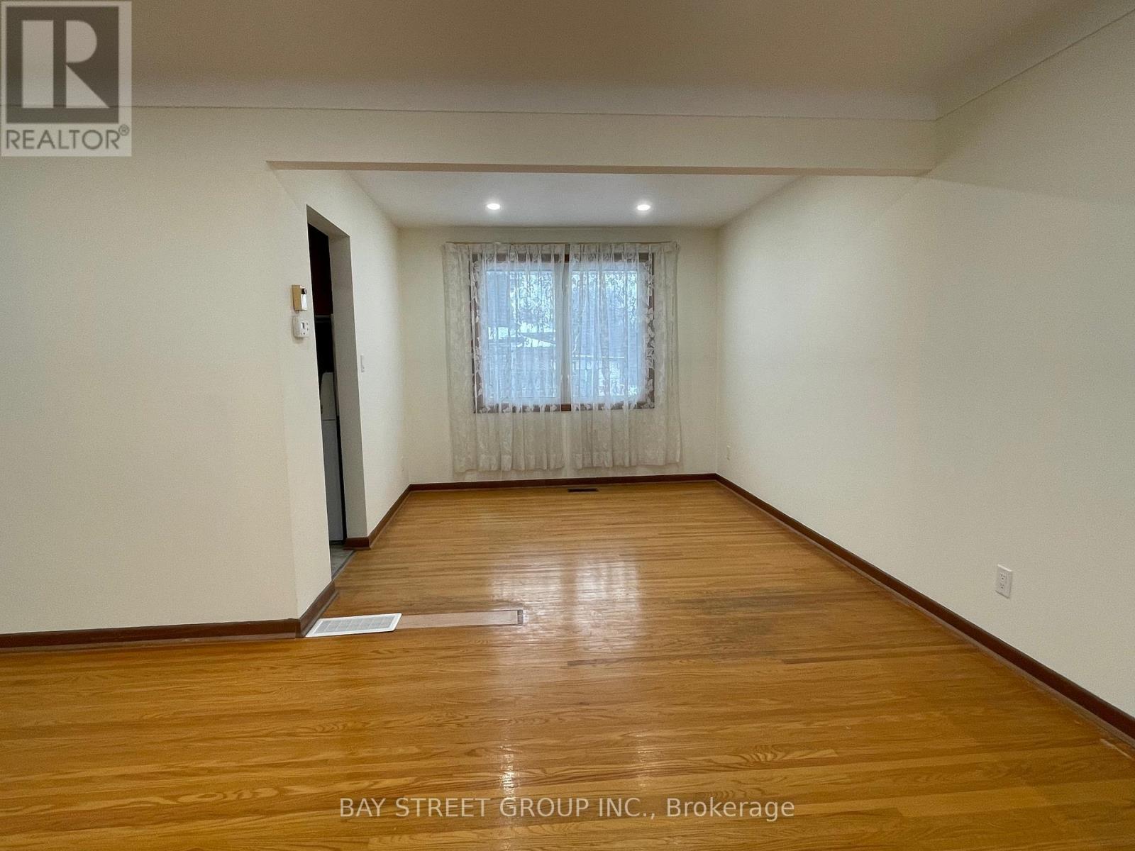 6826 Stokes Street N, Niagara Falls, Ontario  L2G 2H3 - Photo 12 - X12683542