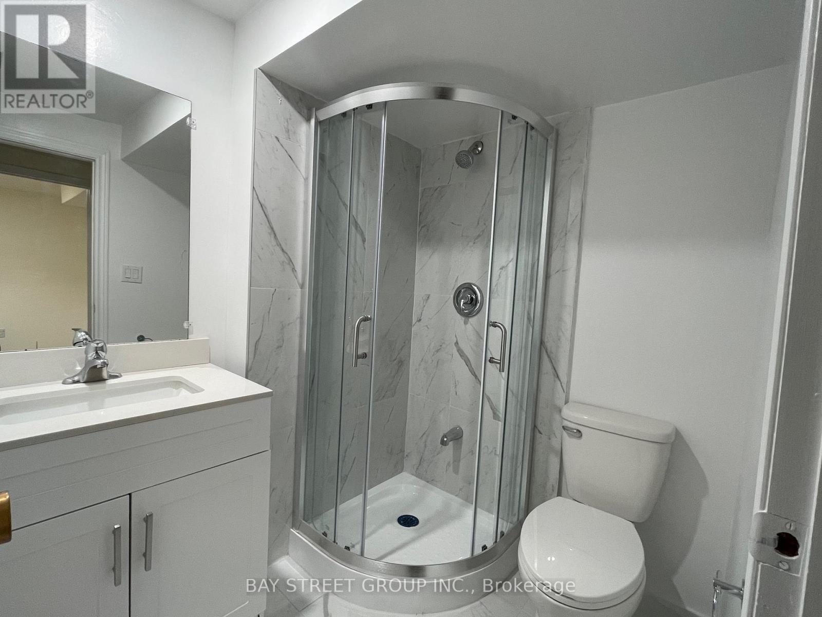 6826 Stokes Street N, Niagara Falls, Ontario  L2G 2H3 - Photo 3 - X12683542