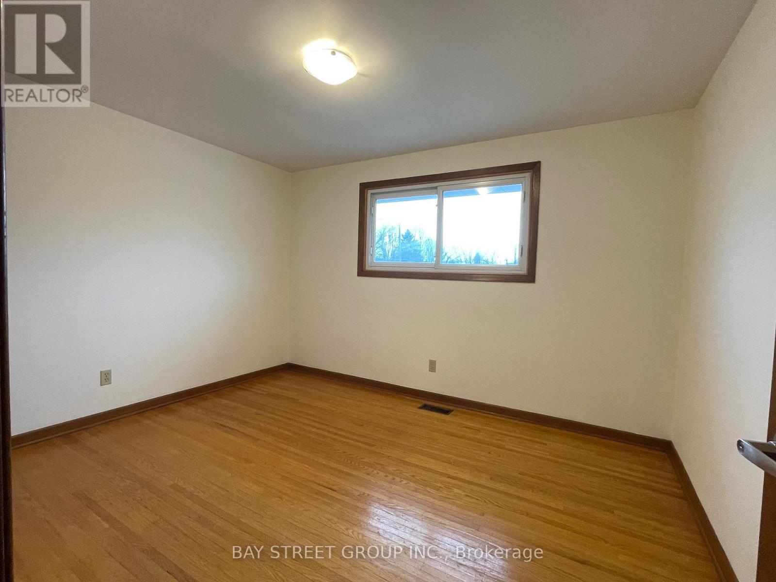 6826 Stokes Street N, Niagara Falls, Ontario  L2G 2H3 - Photo 7 - X12683542