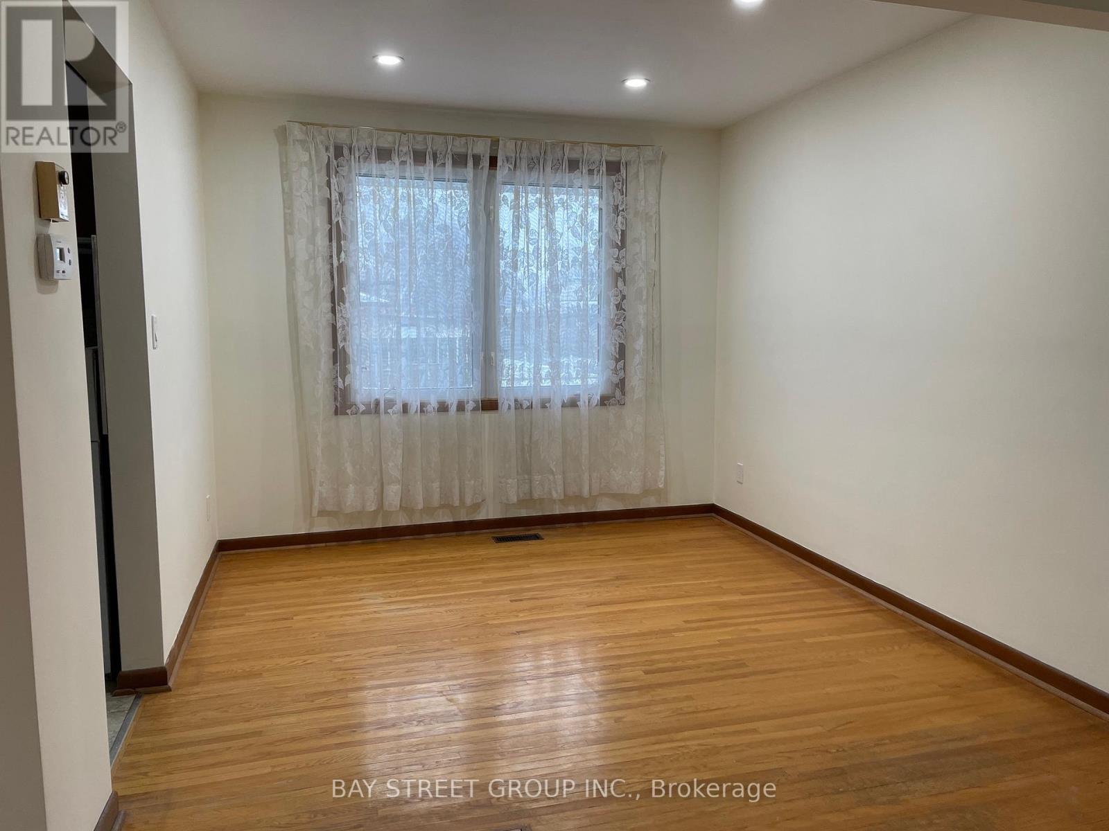 6826 Stokes Street N, Niagara Falls, Ontario  L2G 2H3 - Photo 9 - X12683542