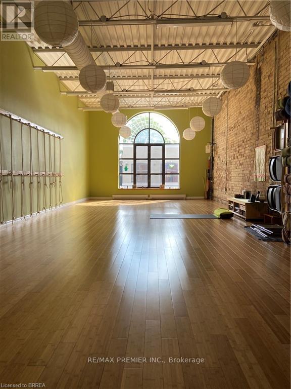 44 Market Street, Brantford, Ontario  N3T 2Z5 - Photo 2 - X12677844