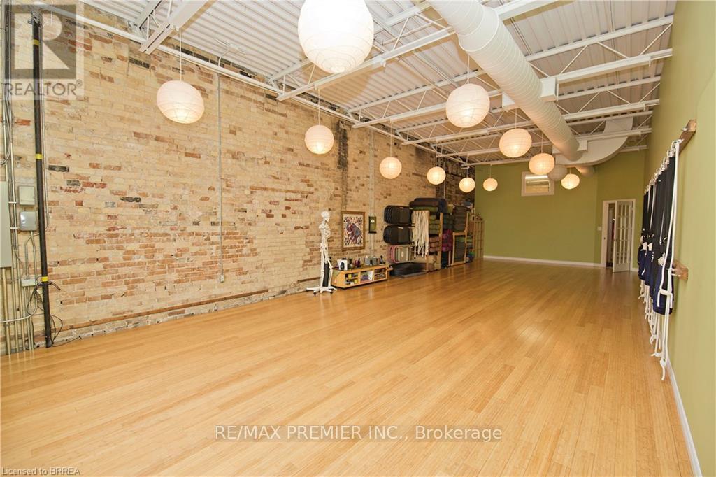 44 Market Street, Brantford, Ontario  N3T 2Z5 - Photo 4 - X12677844