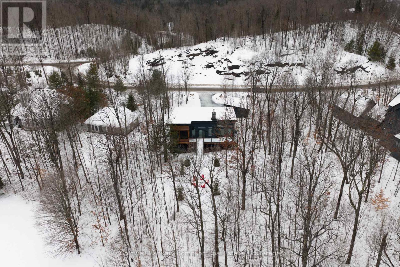 10 St George's Court, Huntsville, Ontario P1H 1B1 - Photo 50 - X12481632