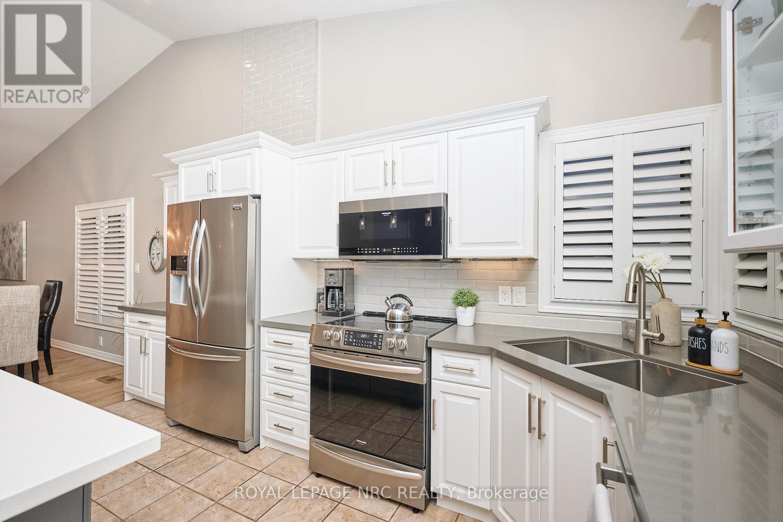 4474 Francesco Avenue, Niagara Falls, Ontario  L2H 3H4 - Photo 10 - X12683618