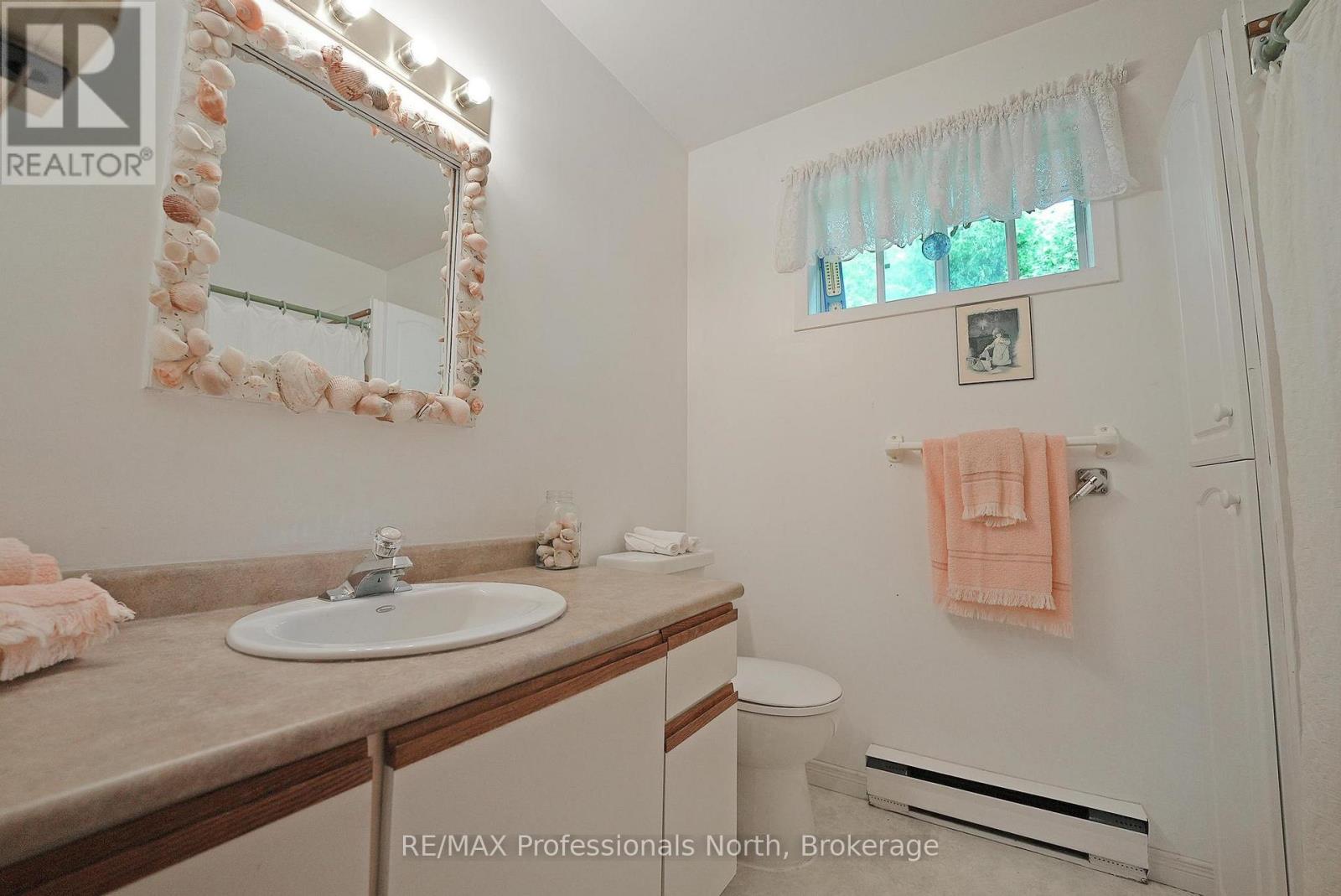 10 Stouffer Street, Minden Hills, Ontario K0M 2K0 - Photo 22 - X12280086