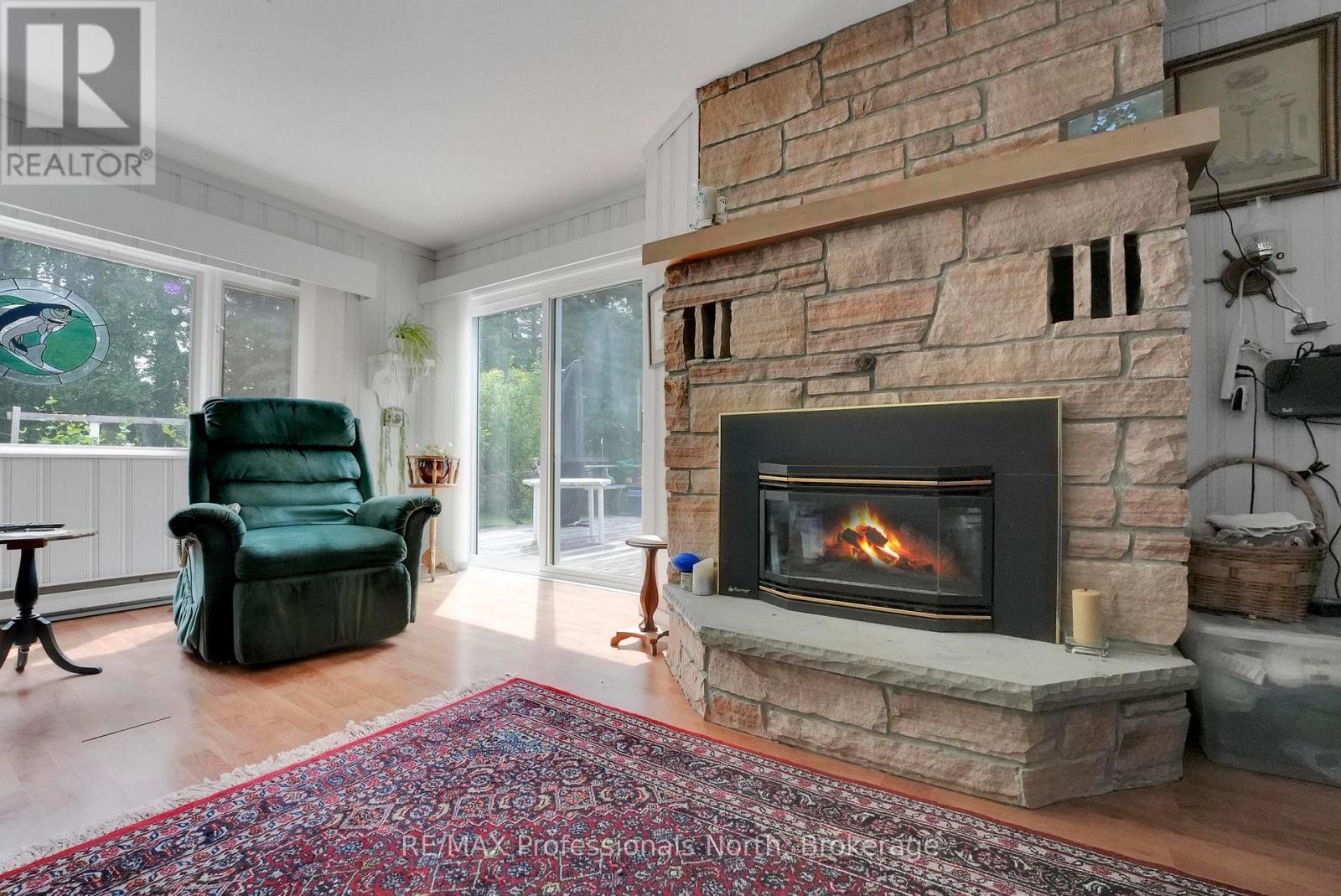 10 Stouffer Street, Minden Hills, Ontario K0M 2K0 - Photo 11 - X12280086