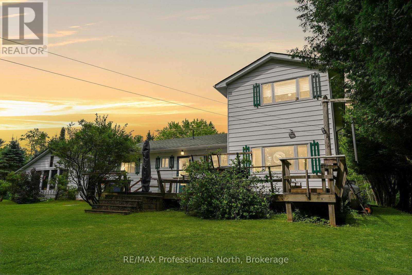 10 Stouffer Street, Minden Hills, Ontario K0M 2K0 - Photo 34 - X12280086